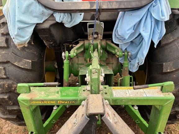 Image of John Deere 4044M equipment image 4