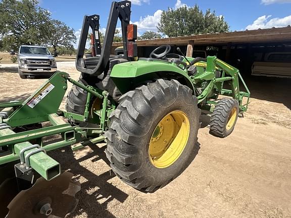 Image of John Deere 4044M equipment image 4