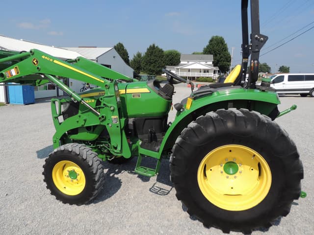 Image of John Deere 4044R equipment image 1