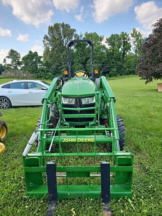 Image of John Deere 4044R equipment image 4