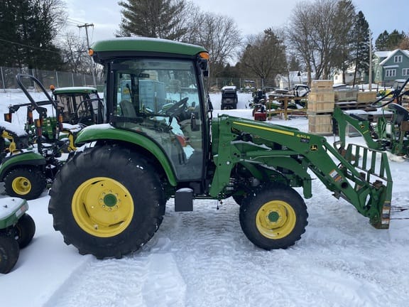 Main image John Deere 4044R