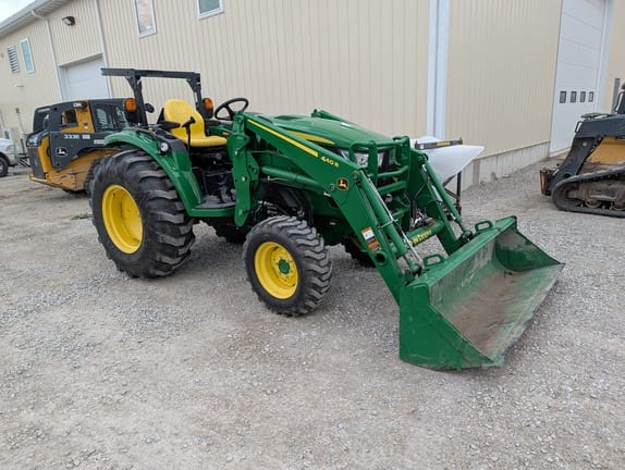 2018 John Deere 4044R Equipment Image0