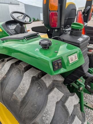 Image of John Deere 4044R equipment image 4