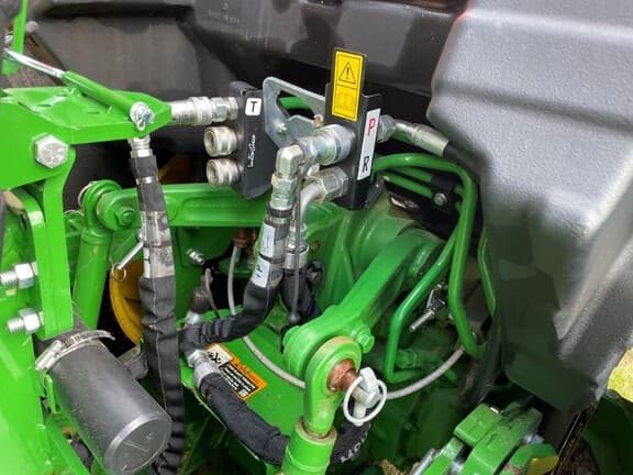 Image of John Deere 4044R equipment image 3