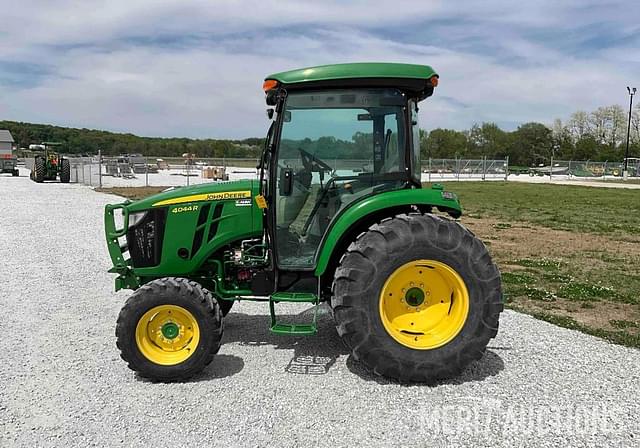 Image of John Deere 4044R equipment image 1