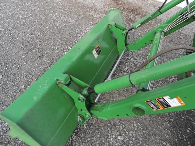 Image of John Deere 4052M equipment image 4