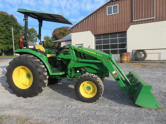 Image of John Deere 4052M equipment image 1