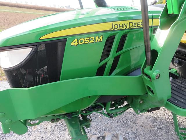 Image of John Deere 4052M equipment image 4