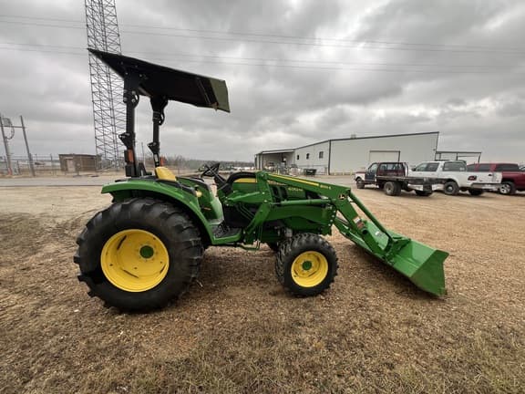 Image of John Deere 4052M equipment image 4