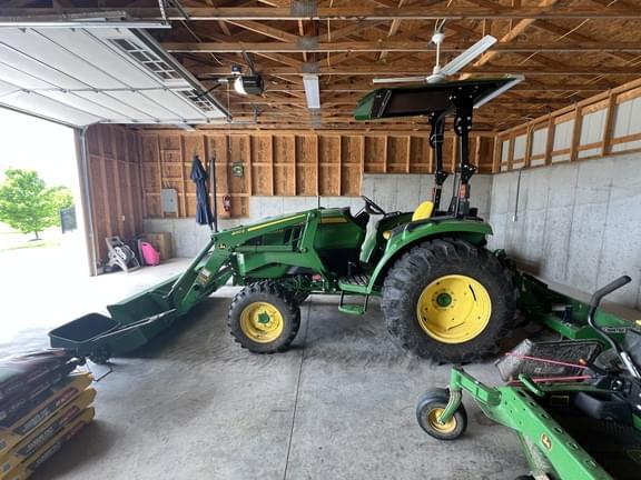 Image of John Deere 4052M equipment image 3