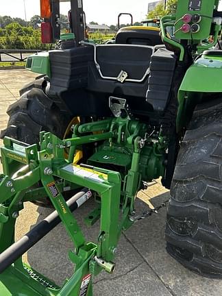 Image of John Deere 4052M equipment image 3