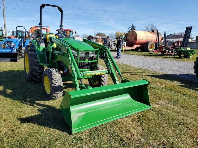 Image of John Deere 4052M equipment image 1