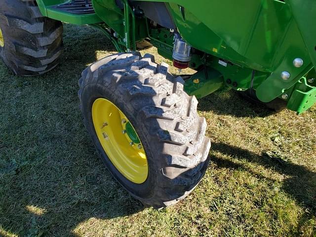 Image of John Deere 4052M equipment image 3