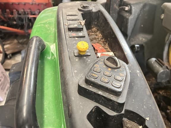 Image of John Deere 4052R equipment image 2