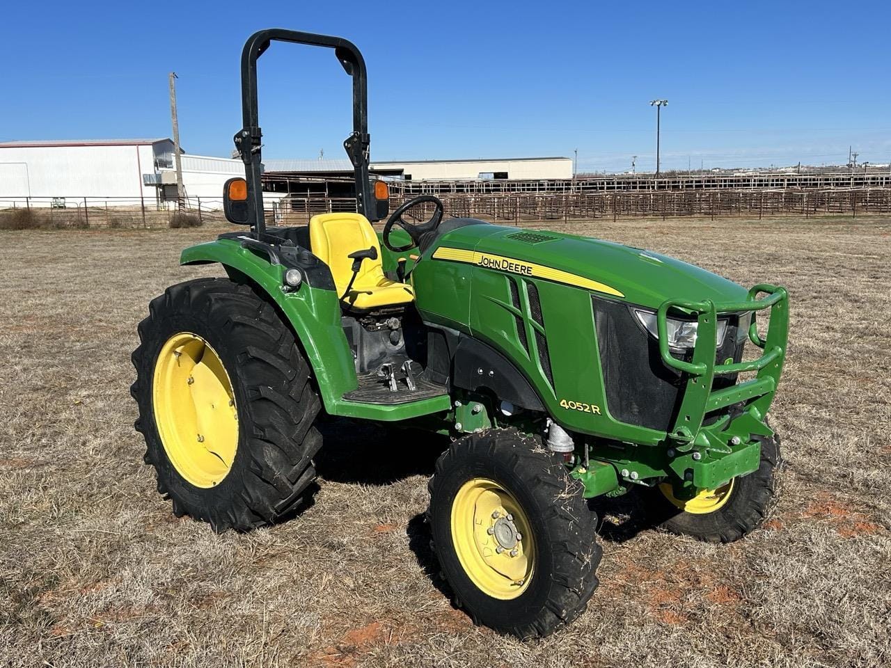 Main image John Deere 4052R