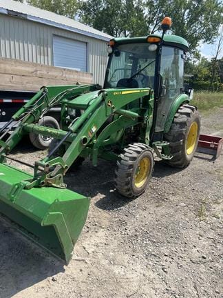 2018 John Deere 4052R Equipment Image0