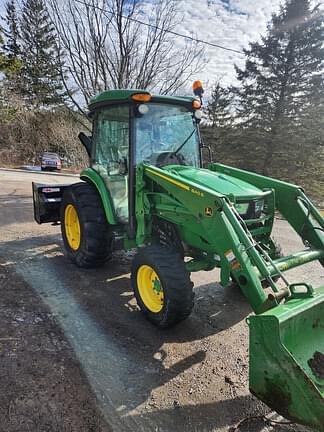 Image of John Deere 4052R equipment image 1