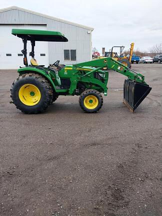 Image of John Deere 4052R equipment image 2