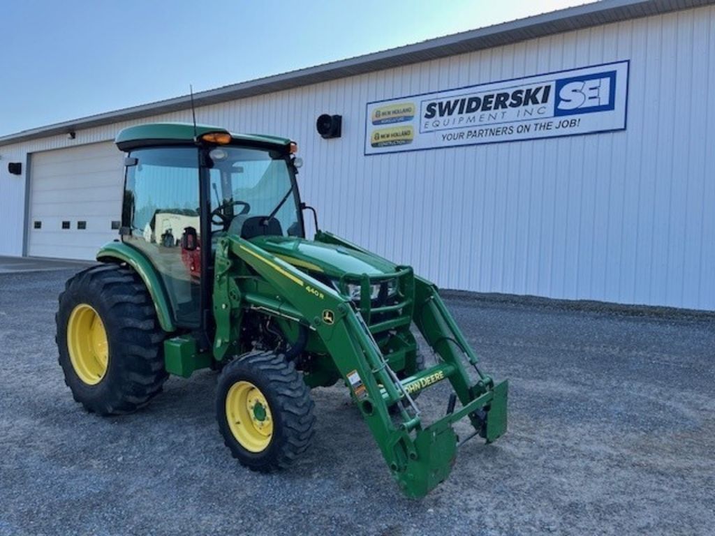 2018 John Deere 4052R Equipment Image0
