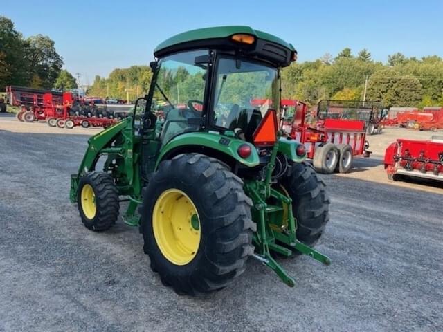 Image of John Deere 4052R equipment image 4