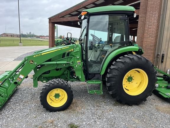 Image of John Deere 4052R equipment image 4