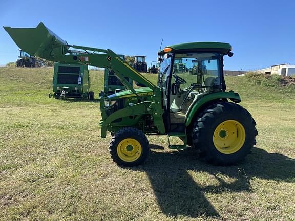 Image of John Deere 4052R equipment image 3