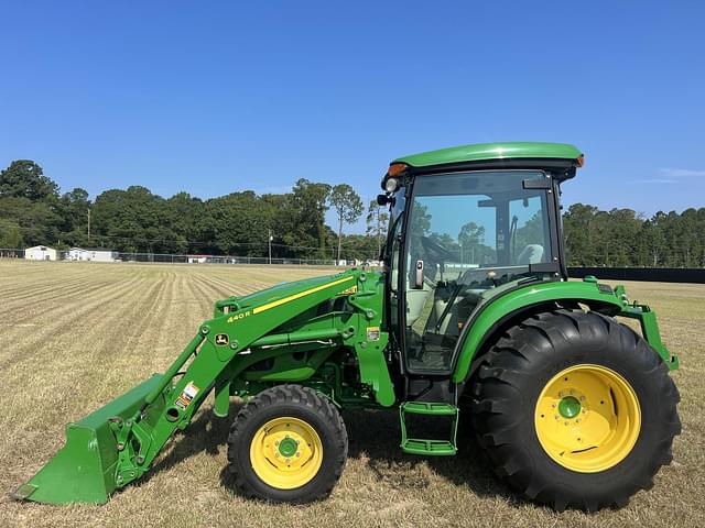 Image of John Deere 4052R equipment image 1
