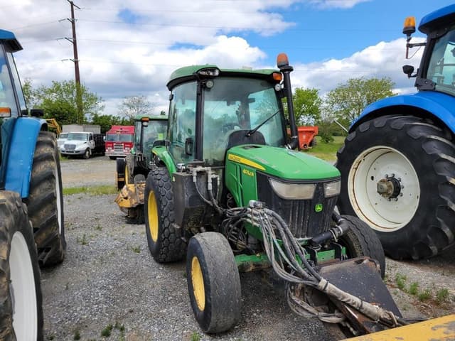 Image of John Deere 4052R equipment image 4