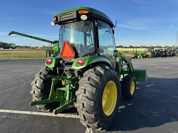 Image of John Deere 4052R equipment image 4
