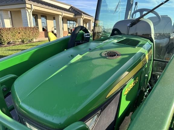 Image of John Deere 4052R equipment image 3