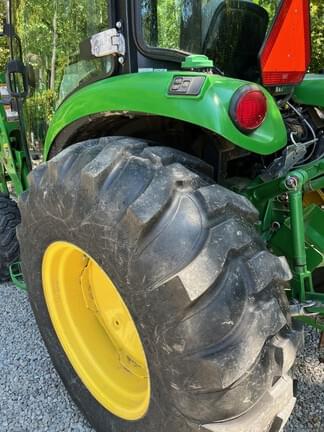Image of John Deere 4052R equipment image 3