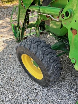 Image of John Deere 4052R equipment image 2