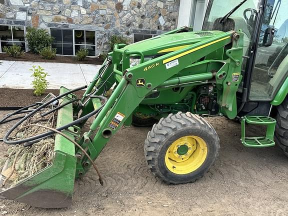 Image of John Deere 4052R equipment image 3