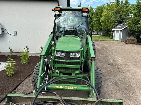 Image of John Deere 4052R equipment image 4