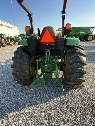 Image of John Deere 4052R equipment image 3