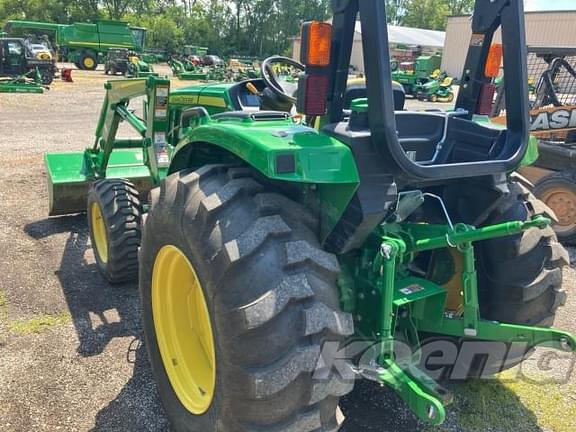 Image of John Deere 4066M equipment image 4