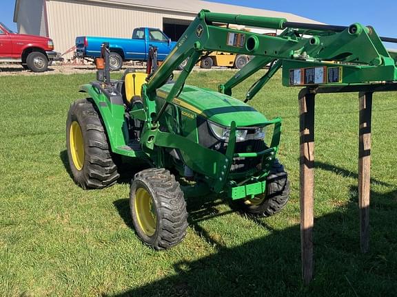 Image of John Deere 4066M equipment image 3