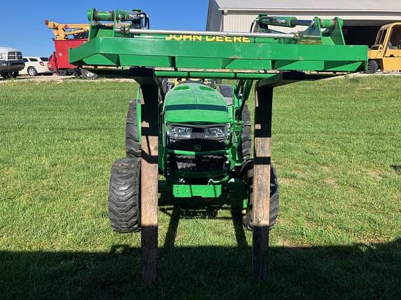 Image of John Deere 4066M equipment image 4