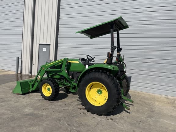 Image of John Deere 4066M equipment image 2