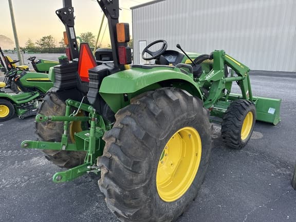 Image of John Deere 4066M equipment image 2