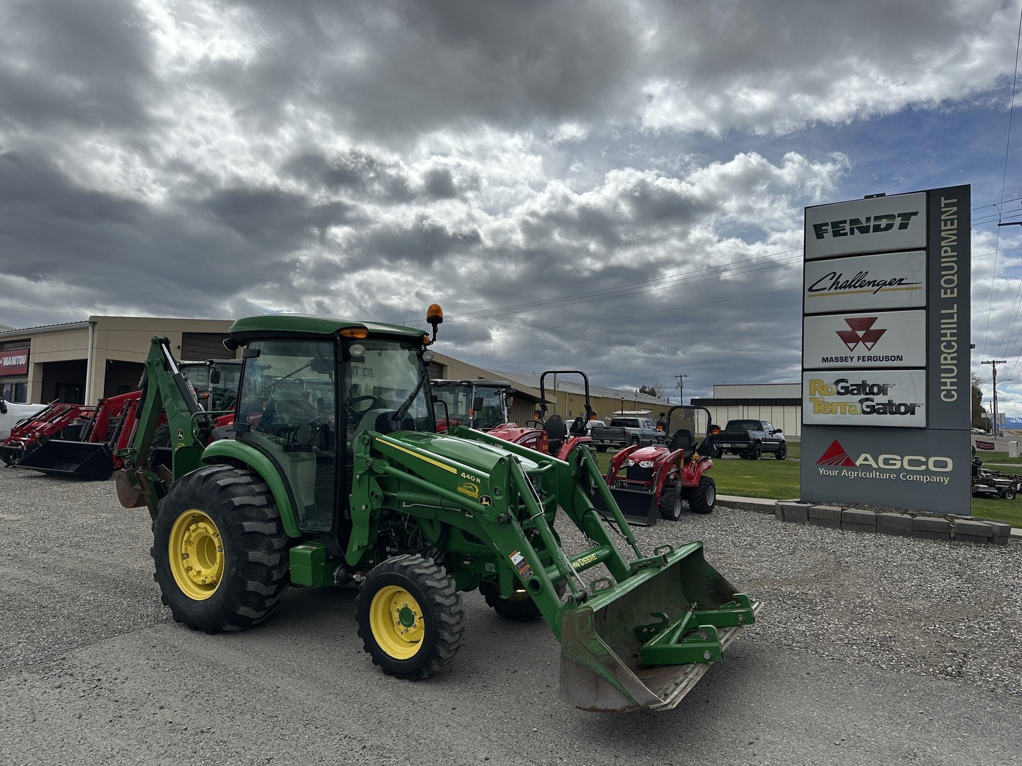 2018 John Deere 4066R Equipment Image0