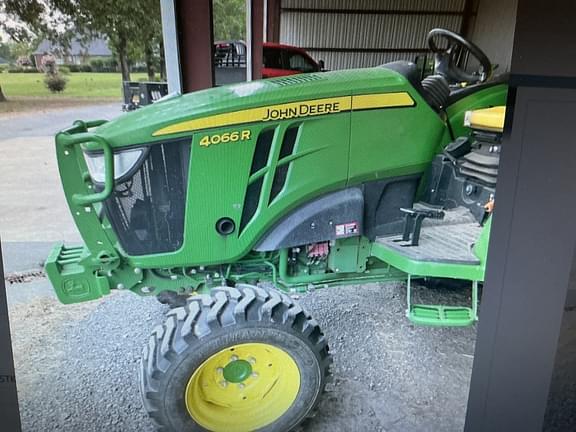 Image of John Deere 4066R Image 1