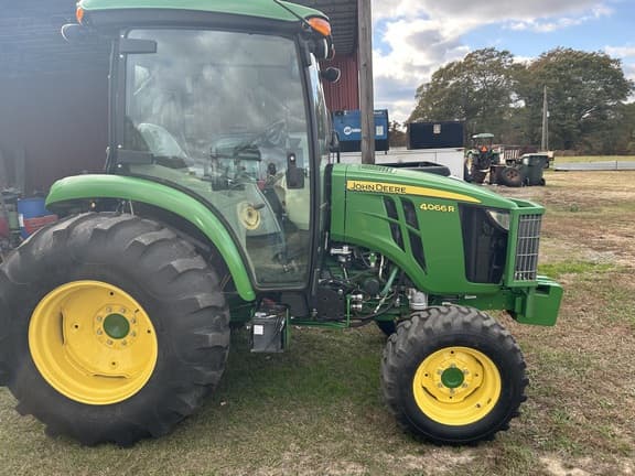 Image of John Deere 4066R equipment image 2