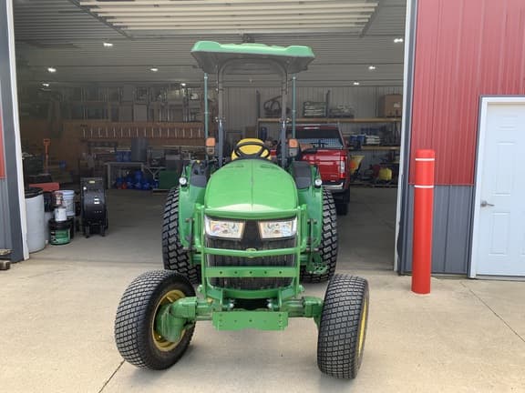 Image of John Deere 4066R equipment image 1