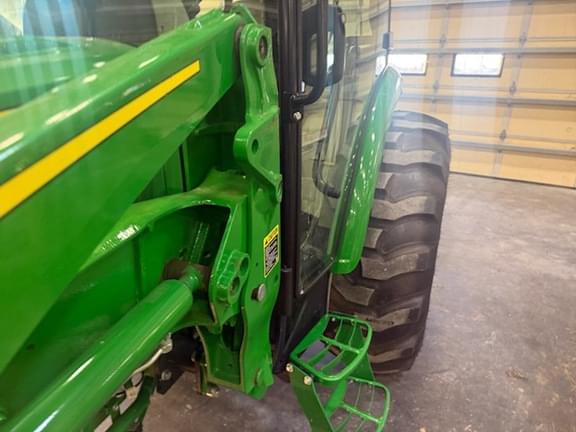 Image of John Deere 4066R equipment image 4