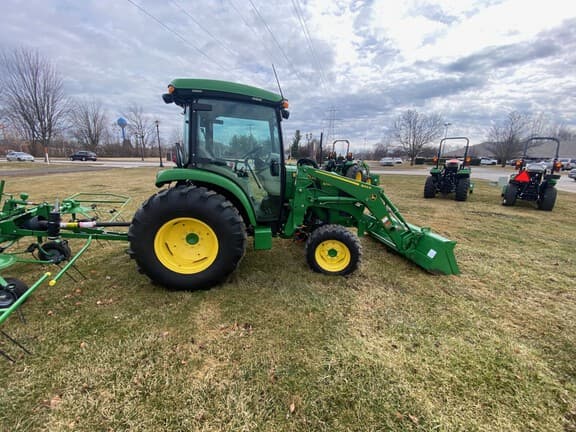 Image of John Deere 4066R equipment image 2