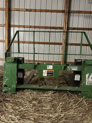 Image of John Deere 4066R equipment image 4
