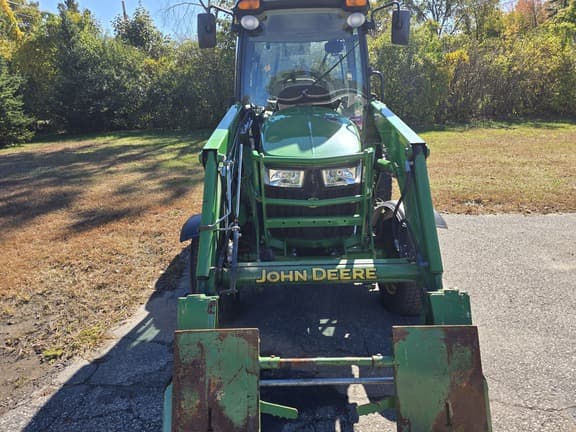 Image of John Deere 4066R equipment image 2