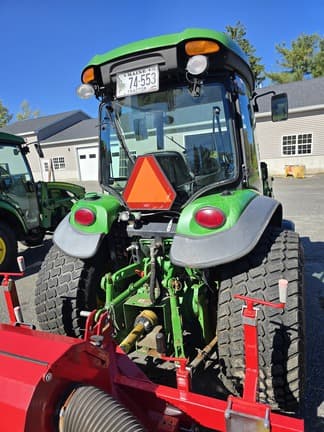 Image of John Deere 4066R equipment image 4