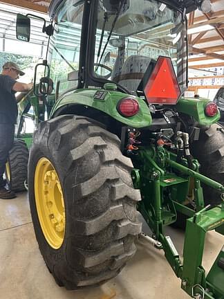 Image of John Deere 4066R equipment image 1